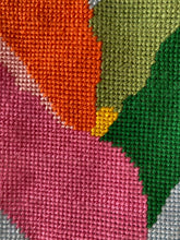 Cargar imagen en el visor de la galería, Kit de petit point Tulipán